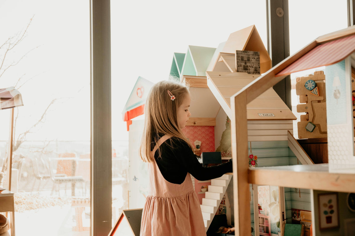 Frühjahrsputz im Kinderzimmer: 4 spielerische Ideen zum Aufräumen mit Kindern